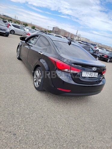 Hyundai Elantra-6