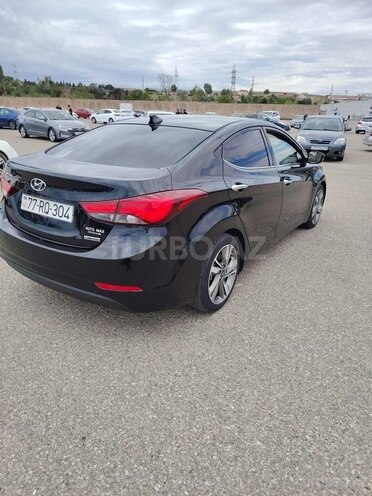 Hyundai Elantra-9