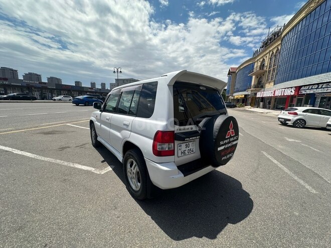 Mitsubishi Pajero io-8