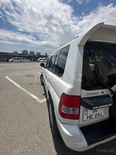 Mitsubishi Pajero io-12