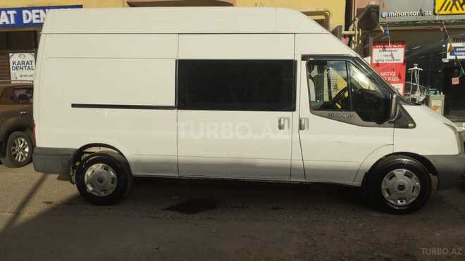 Ford Transit-10