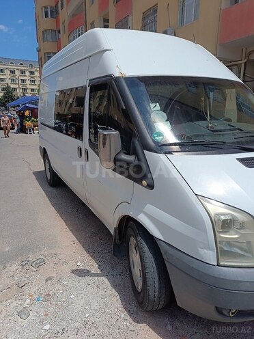 Ford Transit-3