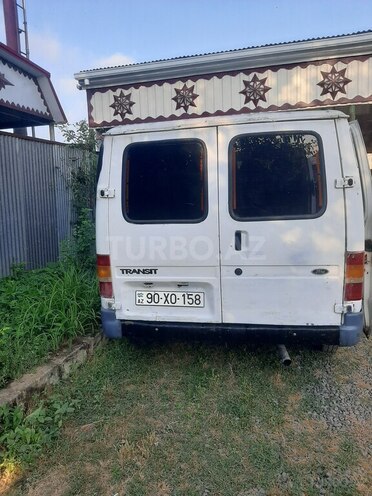 Ford Transit-3