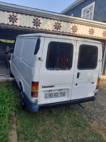 Ford Transit-4