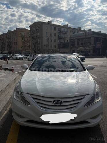 Hyundai Sonata-1