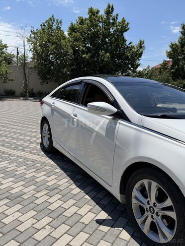 Hyundai Sonata-4