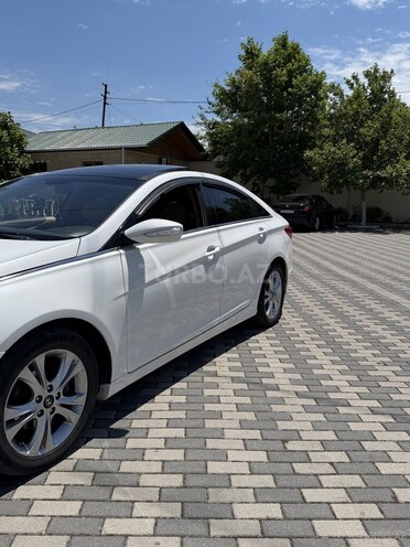 Hyundai Sonata-5