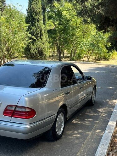 Mercedes E 200-6