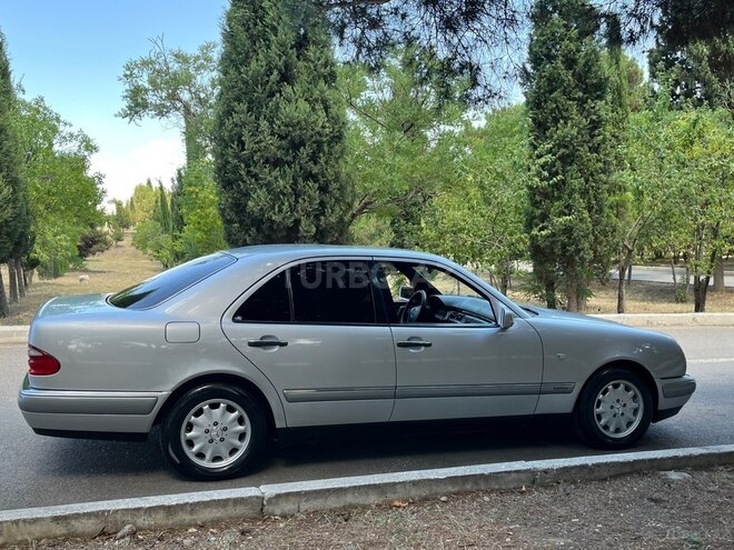Mercedes E 200-7