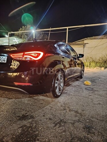 Hyundai Elantra-15