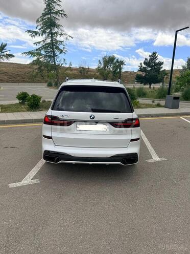 BMW X7-4