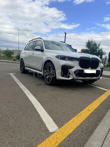 BMW X7-1