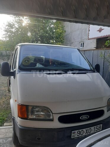 Ford Transit-1