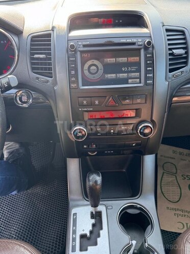 Kia Sorento-13