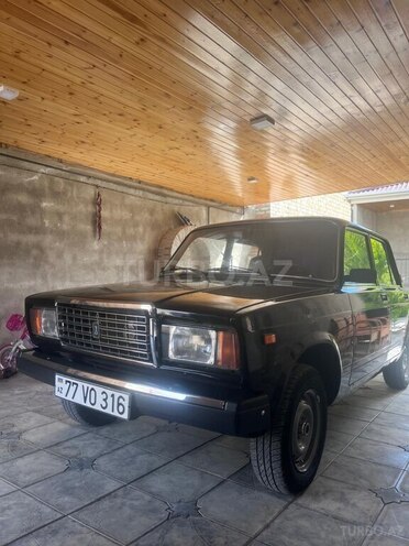 LADA (VAZ) 2107-1