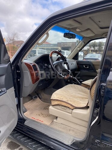 Mitsubishi Pajero-10