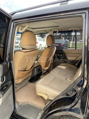 Mitsubishi Pajero-7