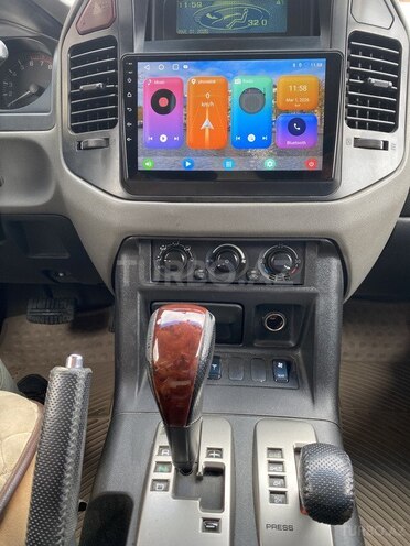 Mitsubishi Pajero-11