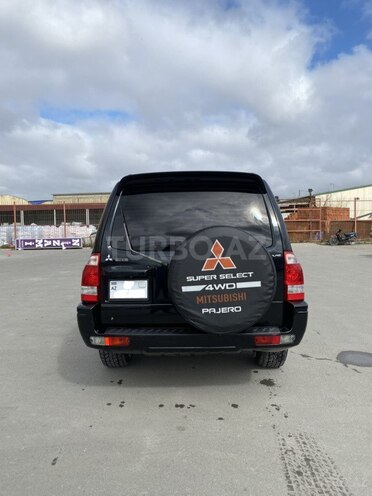 Mitsubishi Pajero-3