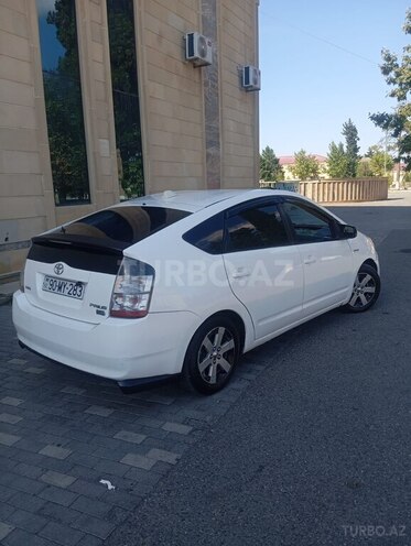 Toyota Prius-4