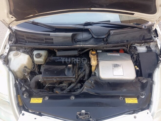 Toyota Prius-8