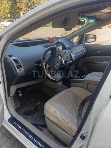 Toyota Prius-6