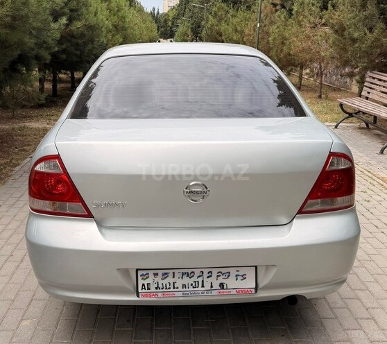 Nissan Sunny-6