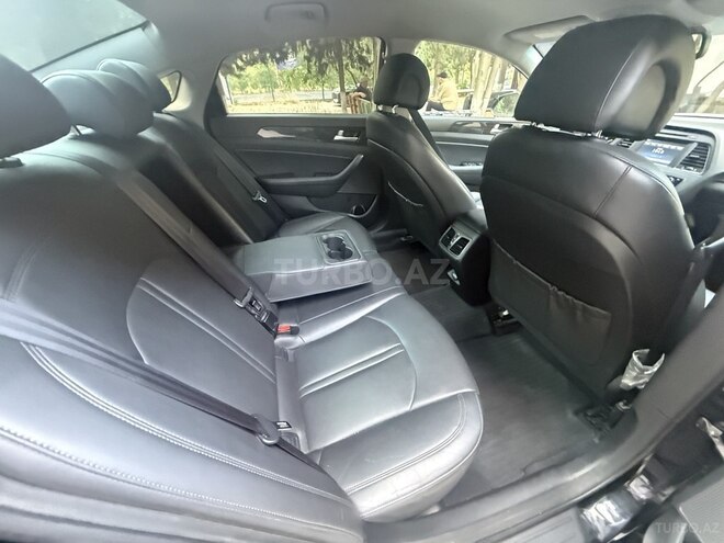 Hyundai Sonata-8