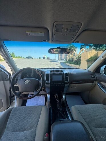 Toyota Land Cruiser Prado-7