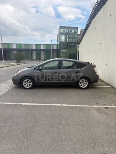 Toyota Prius-2