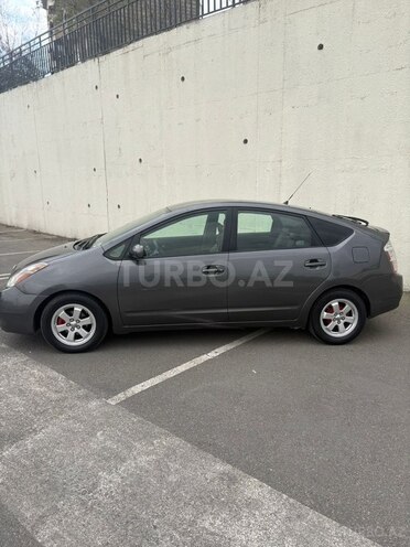 Toyota Prius-5