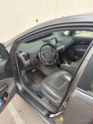 Toyota Prius-11