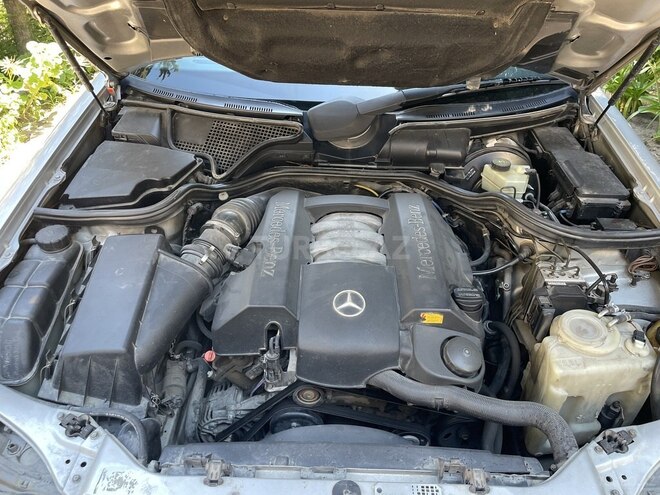 Mercedes E 240-9