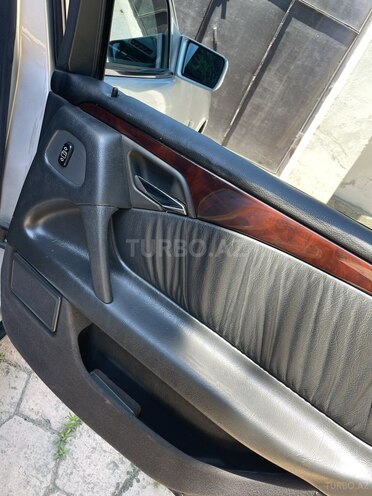 Mercedes E 240-8