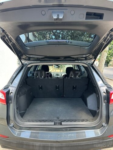 Chevrolet Equinox-7