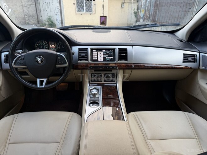 Jaguar XF-7