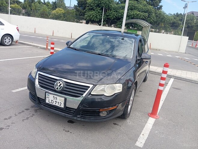 Volkswagen Passat-1