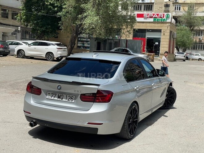 BMW 330-2