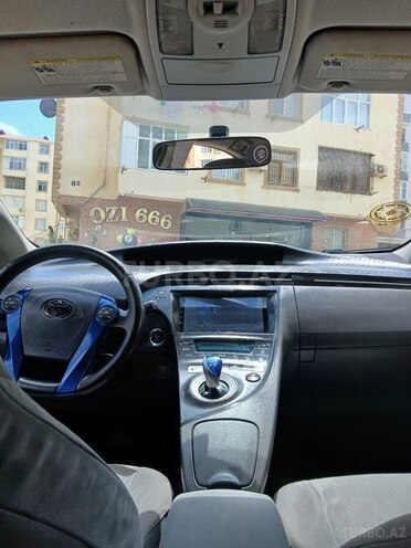 Toyota Prius-21