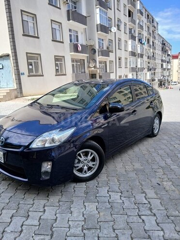 Toyota Prius-12