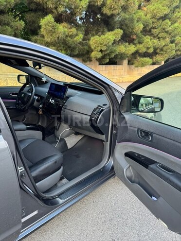 Toyota Prius-14