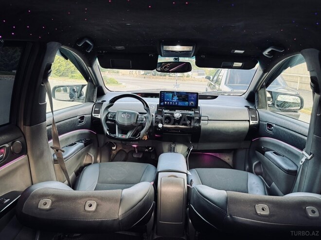 Toyota Prius-13