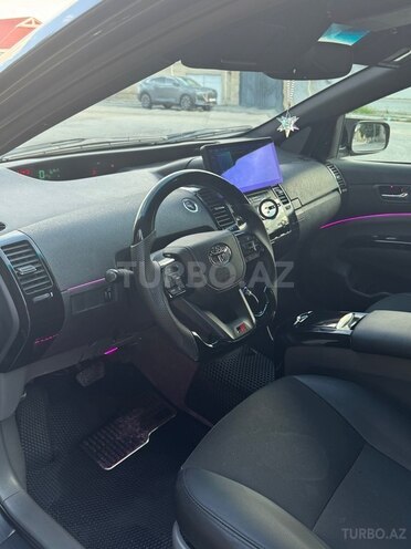 Toyota Prius-8