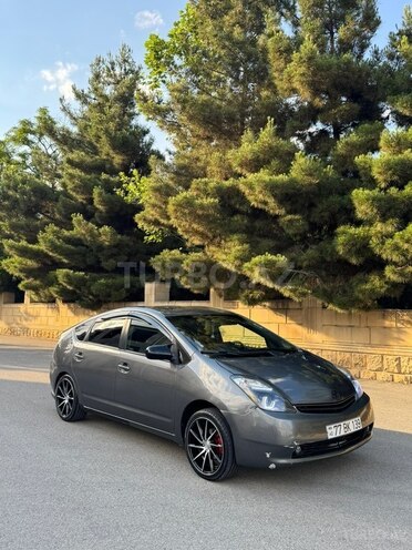 Toyota Prius-5