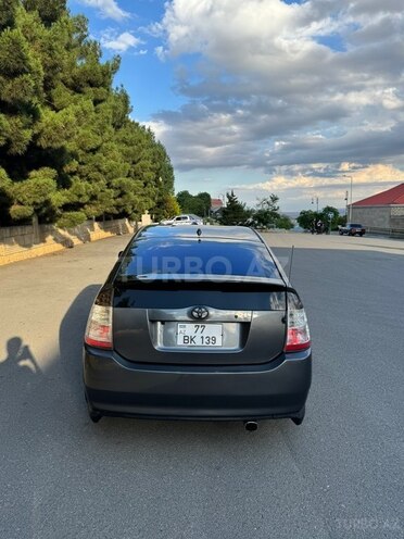Toyota Prius-3