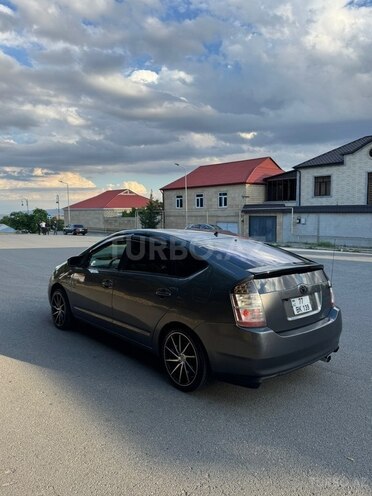 Toyota Prius-2