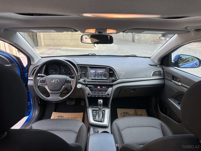 Hyundai Elantra-8