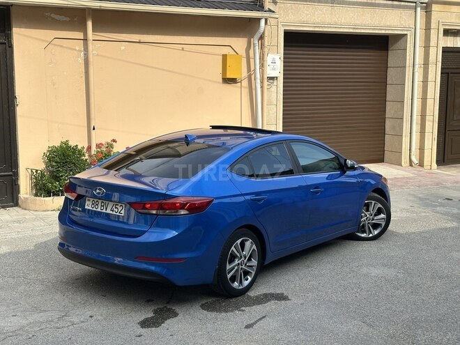 Hyundai Elantra-4