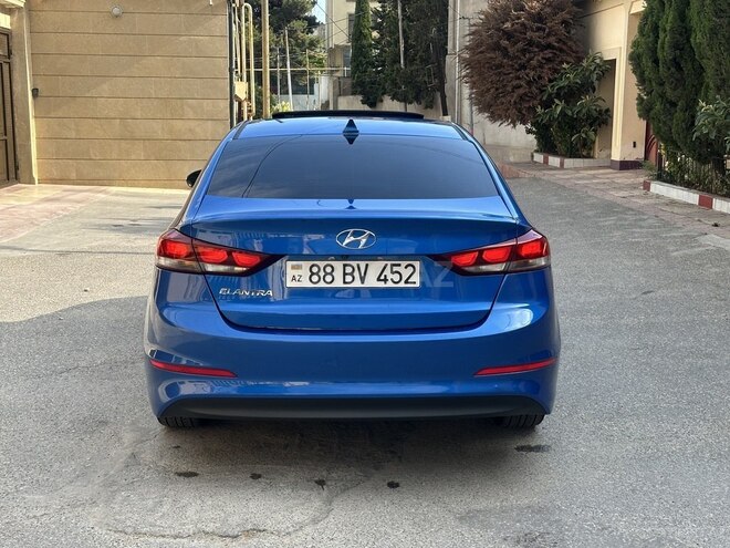 Hyundai Elantra-6