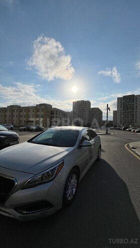 Hyundai Sonata-4